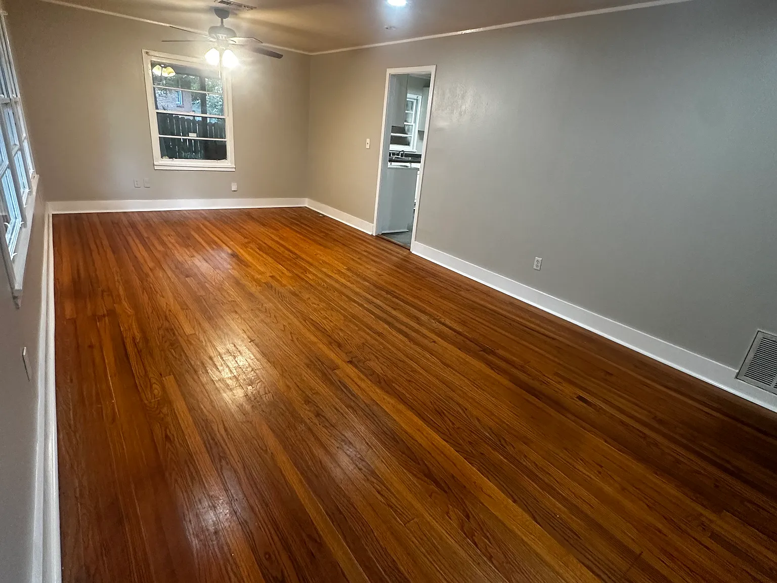 3 bed, 1.5 bath, 1100 sqft, $1,400 — Photo 3