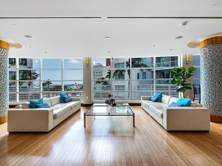 244 Biscayne Blvd #445 — Photo 33