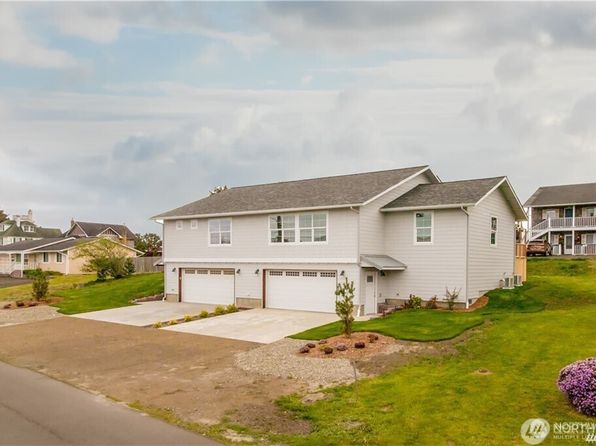 1401 Ocean Beach Boulevard NW #A & B, Long Beach, WA 98631