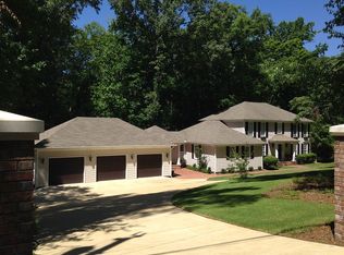 102 Willowcrest Way, Lagrange, GA 30240