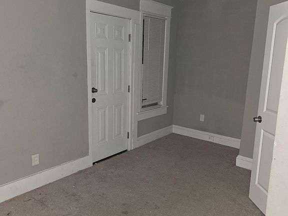 2nd image of 1440 Proescher St