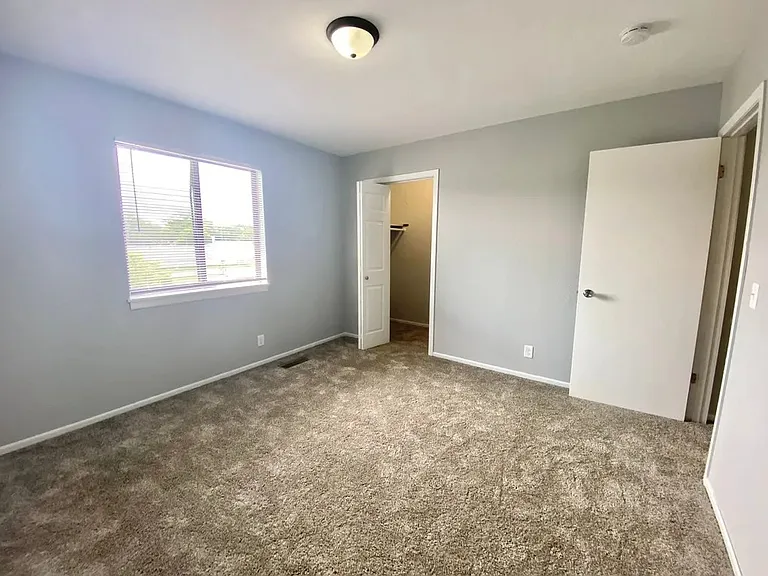 451 Lincoln Ave #4 — Photo 4