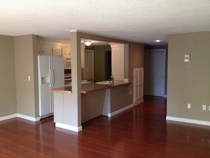 Kitchen Dining Area