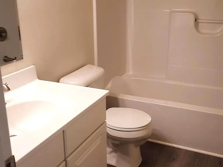 921 Admirals Quay Dr — Photo 12