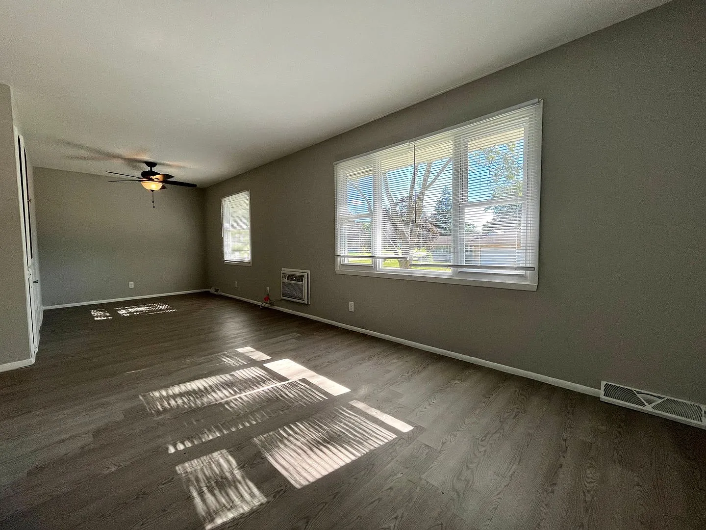 401-433 Donald Drive — Photo 3