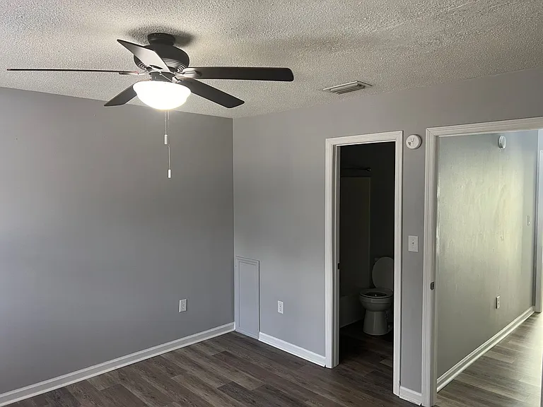 3400 N Oak St #5 — Photo 17