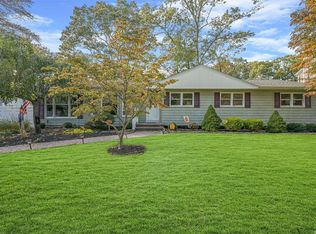 46 Arlington Rd, Ronkonkoma, NY 11779