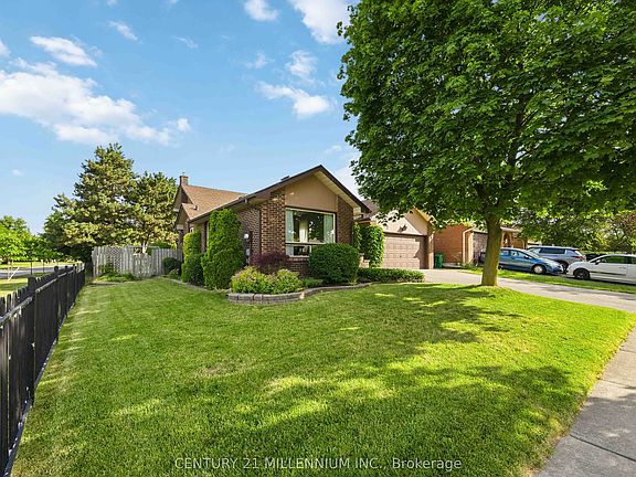 3rd image of 112 Blackthorn Ln