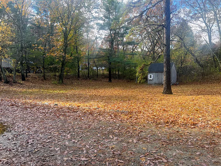 888 Salem St — Photo 34