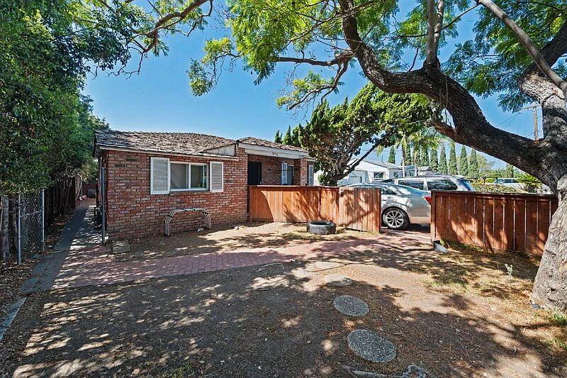 1 bed, 1.0 bath, $1,950 — Photo 4
