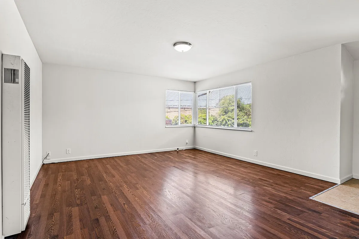 Building Photo - 11818 Foothill Way #3