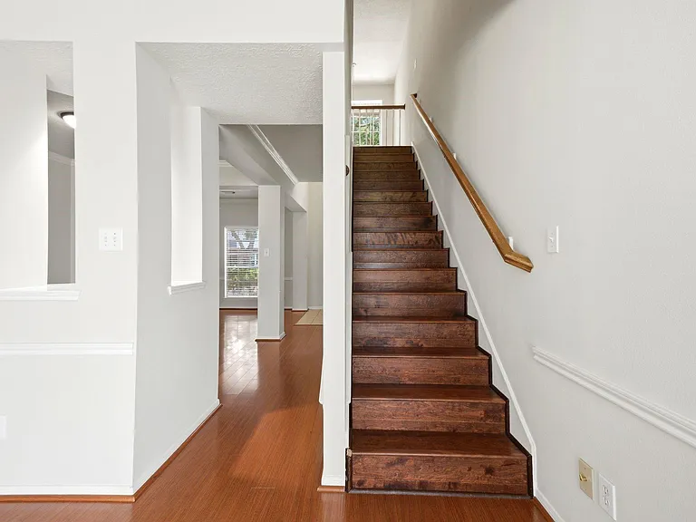 3126 Waters View Dr — Photo 10