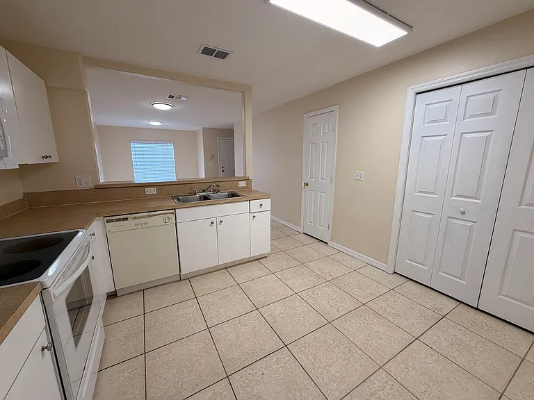 3902 E Yukon St #C — Photo 14