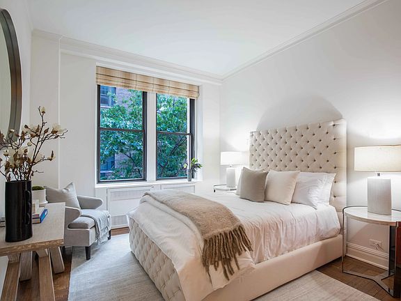 5th image of 993 Park Ave APT 2E