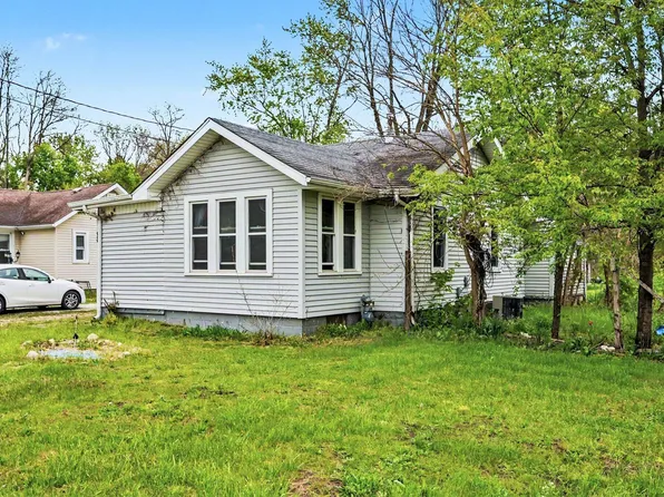 949 S 13th St, Niles, MI 49120