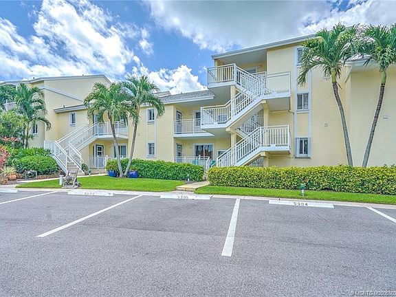 2nd image of 5593 NE Gulfstream Way