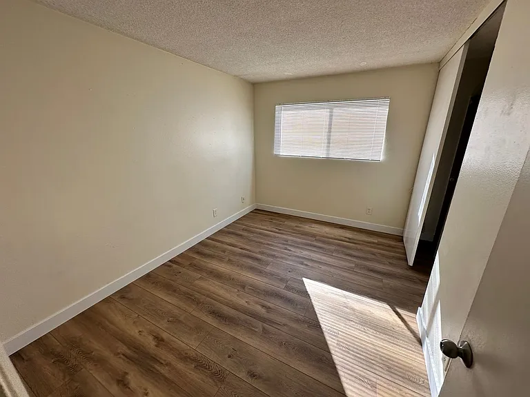 5050 Leo St — Photo 8