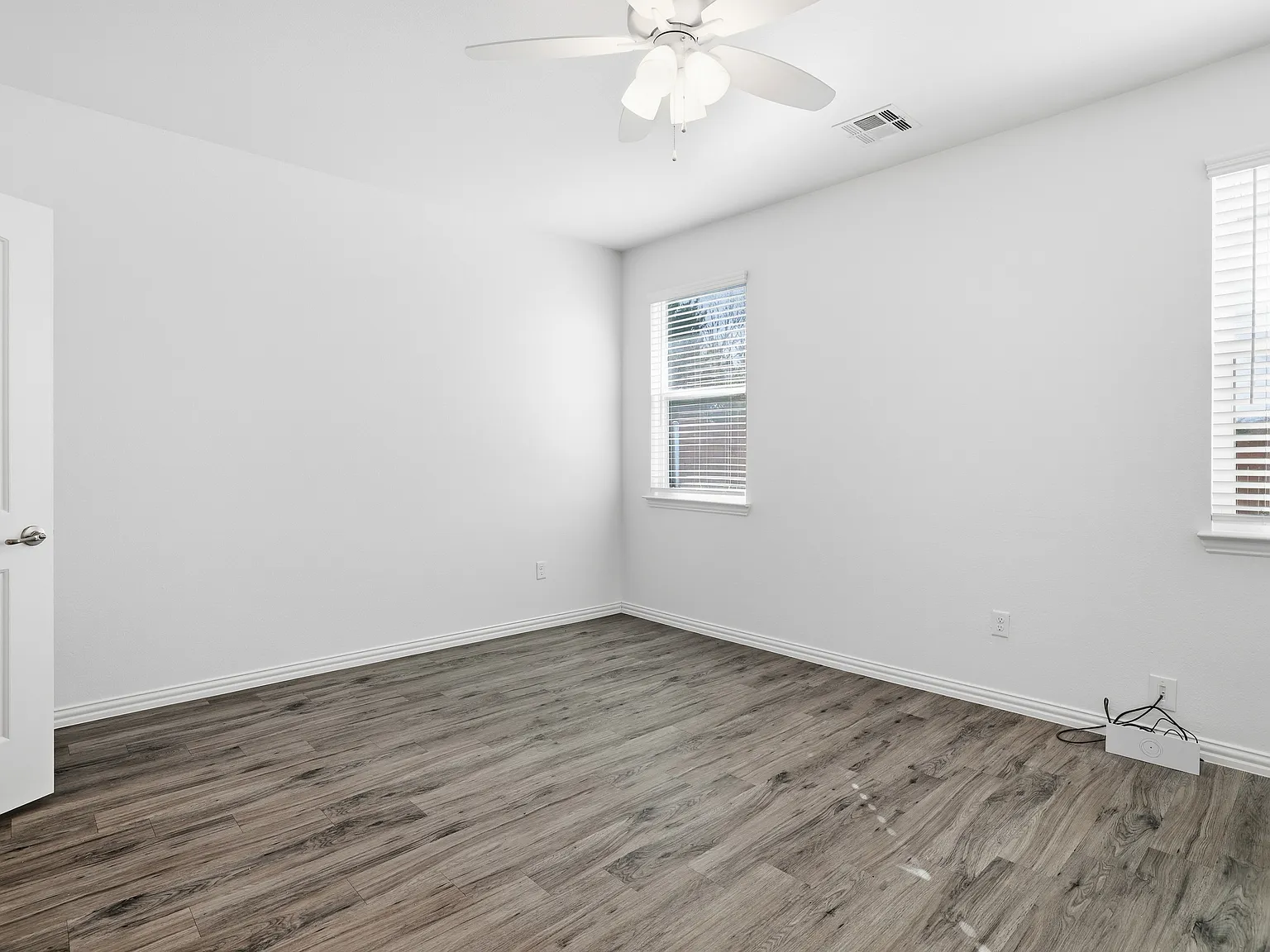 227 Grove Way — Photo 4