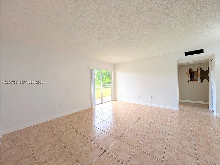 10765 SW 108th Ave #303 — Photo 10