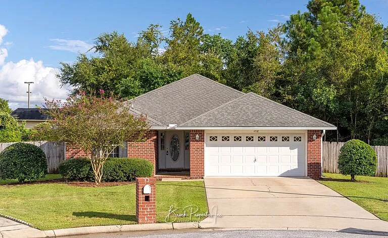 4718 Lemoyne Vis — Photo 1