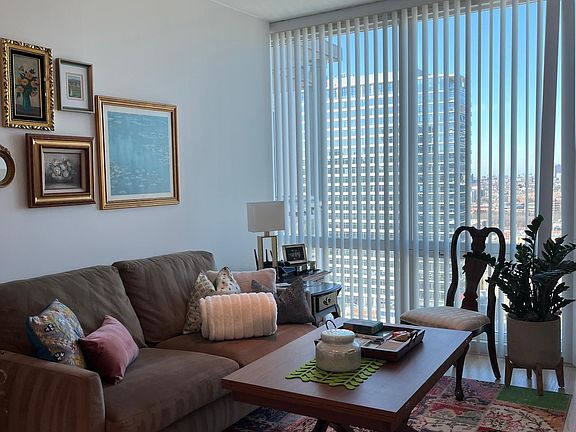 5th image of 757 N Orleans St APT 1901