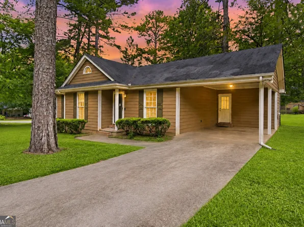 241 Rutledge Dr, Winder, GA 30680