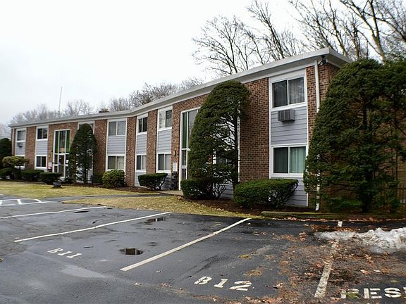 2nd image of 494 Putnam Pike APT B9
