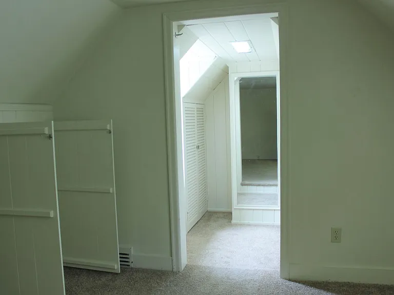 128-134 1/2 University Ln — Photo 14