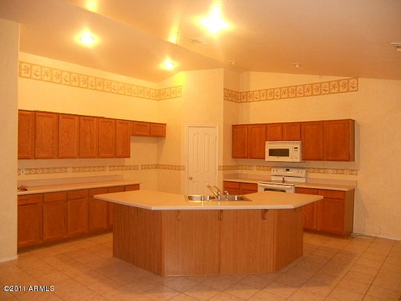 2nd image of 11007 PALOMINO Lane