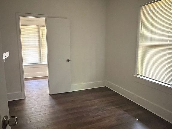 5th image of 3232 Coleman Ave