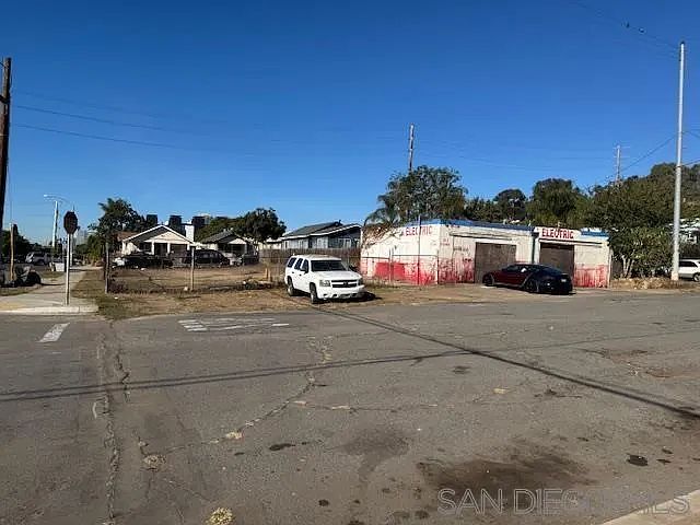 1st image of 212 Evans St