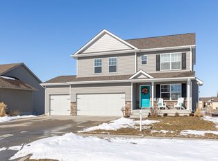 912 NW Reinhart Dr, Ankeny, IA 50023