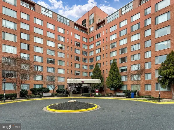 1111 Arlington Blvd APT 919, Arlington, VA 22209