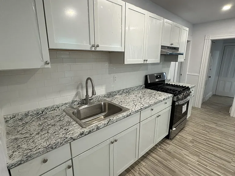 1036 Maplewood Ave #1 — Photo 9
