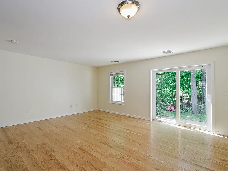 2118 Meriden Waterbury Tpke #16 — Photo 14
