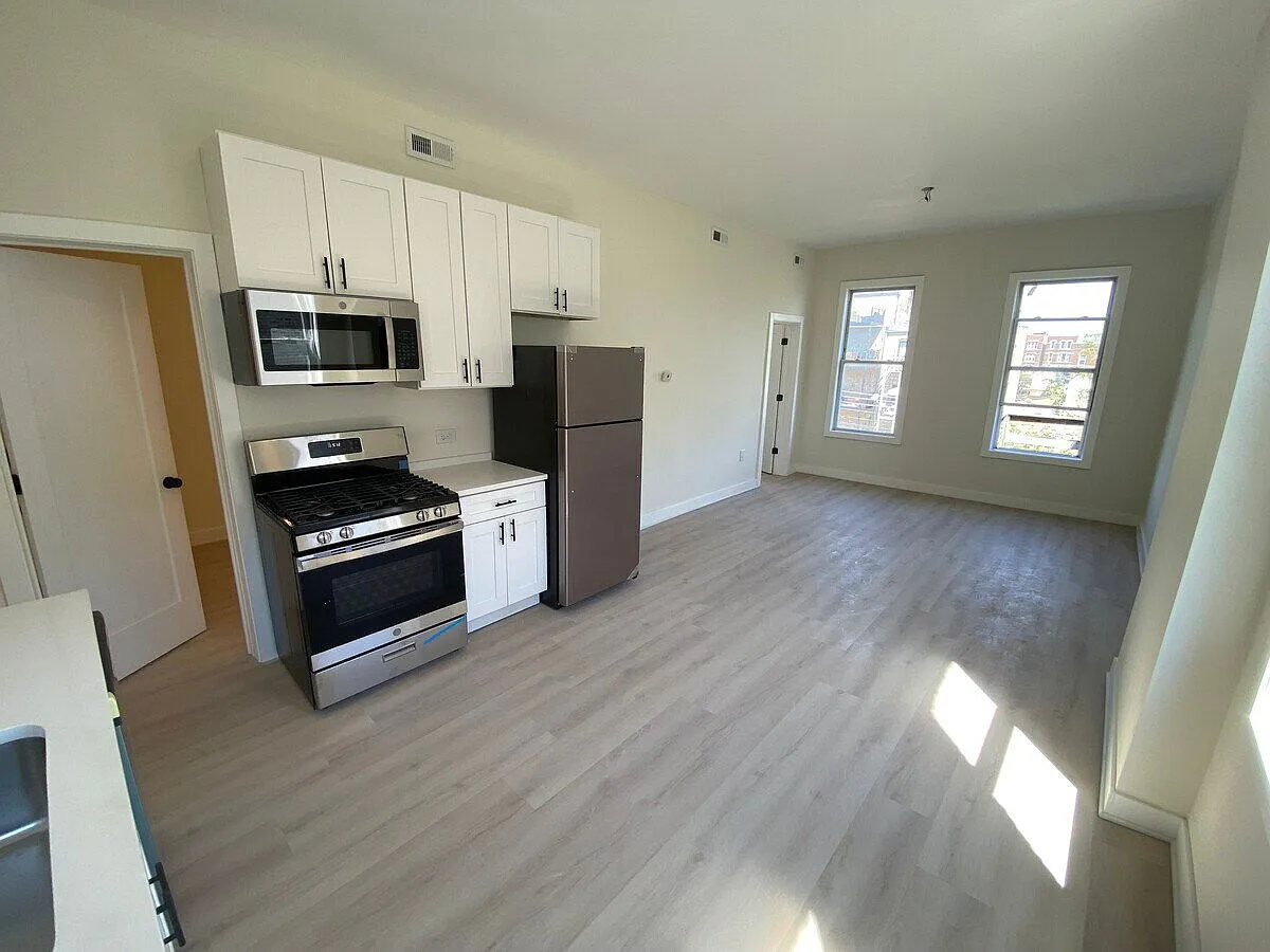 1 bed, 1.0 bath, $2,400 — Photo 4