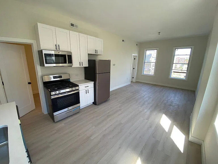 1322 W Ohio St #2R — Photo 4