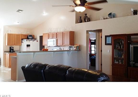 5th image of 2205 NE 21st Ave