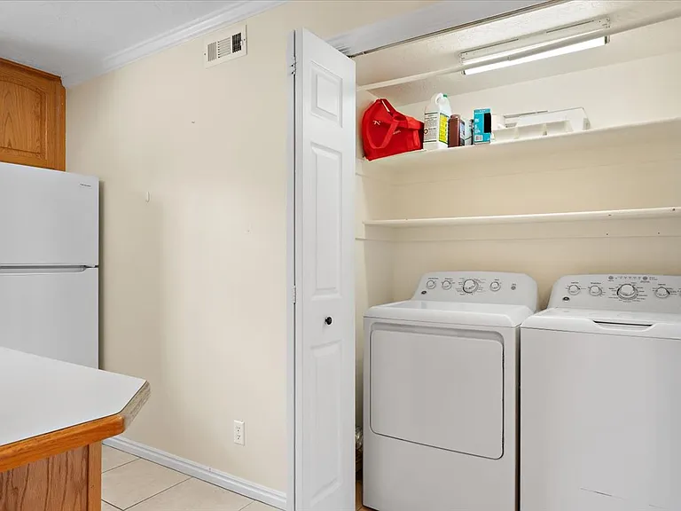 876 N 600 W #29 — Photo 14