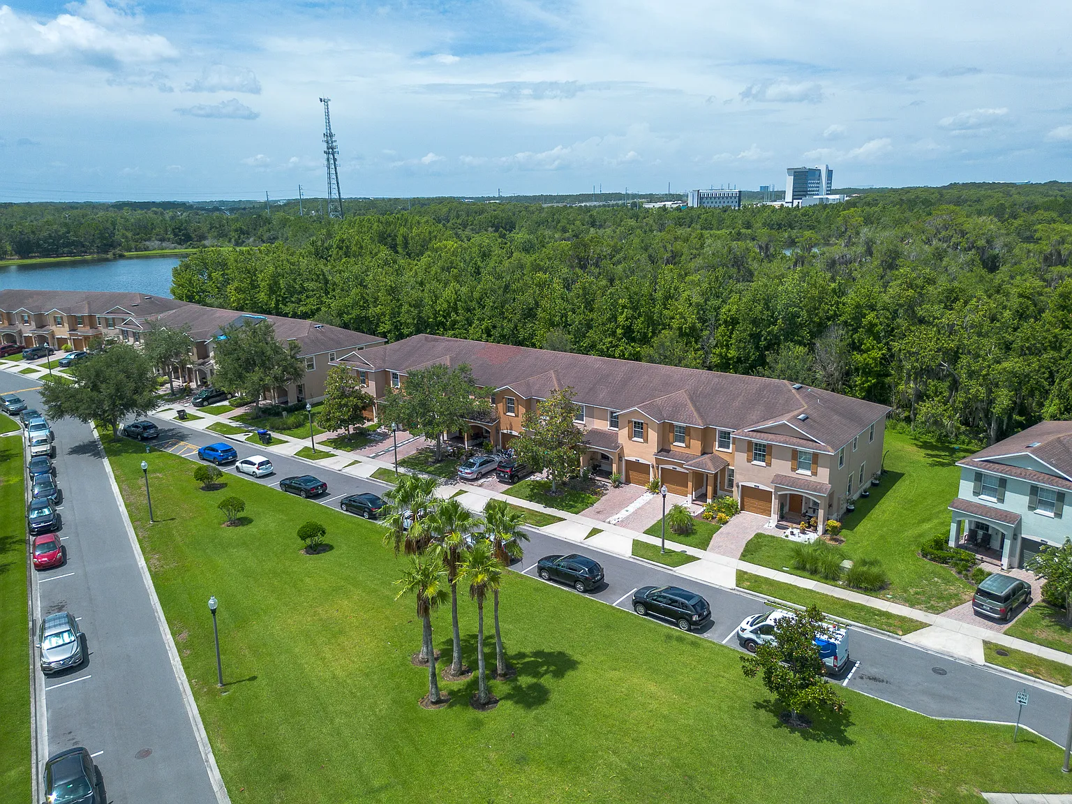 11191 Savannah Landing Cir — Photo 3