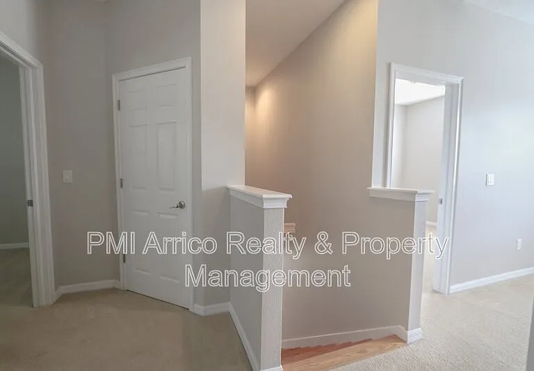 622 Breezeway Ct — Photo 12