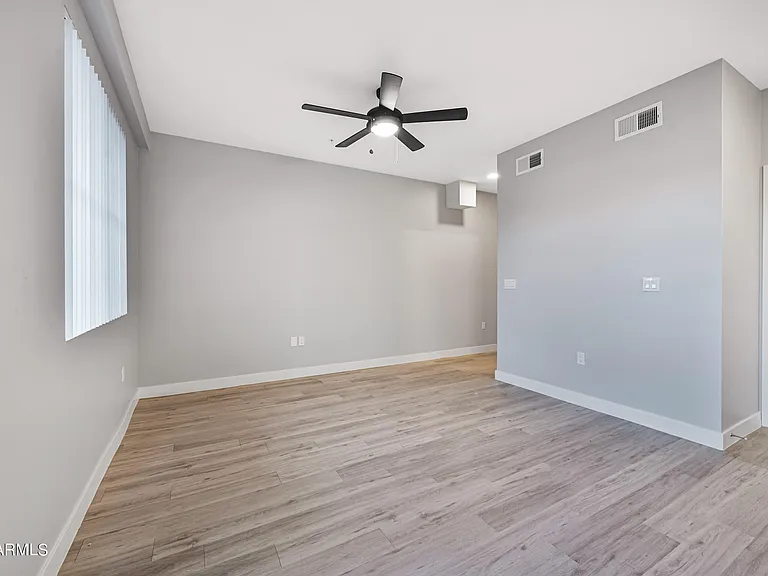 1023 W 5th St #1018 — Photo 13