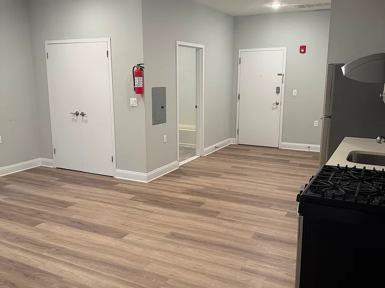 73 Beech St #3 — Photo 6