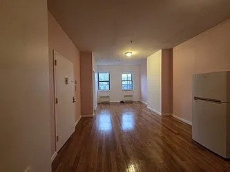 813 Dekalb Avenue, #4A