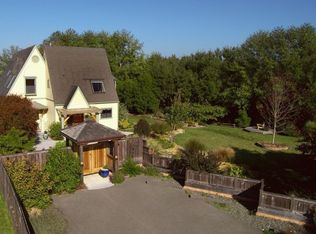 1896 11th St, Arcata, CA 95521