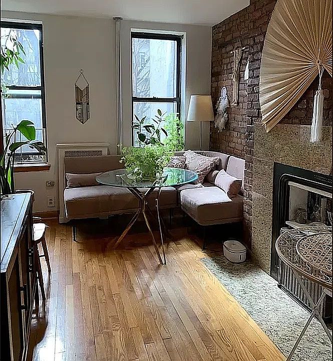 1st image of 425 E 12th St #2D