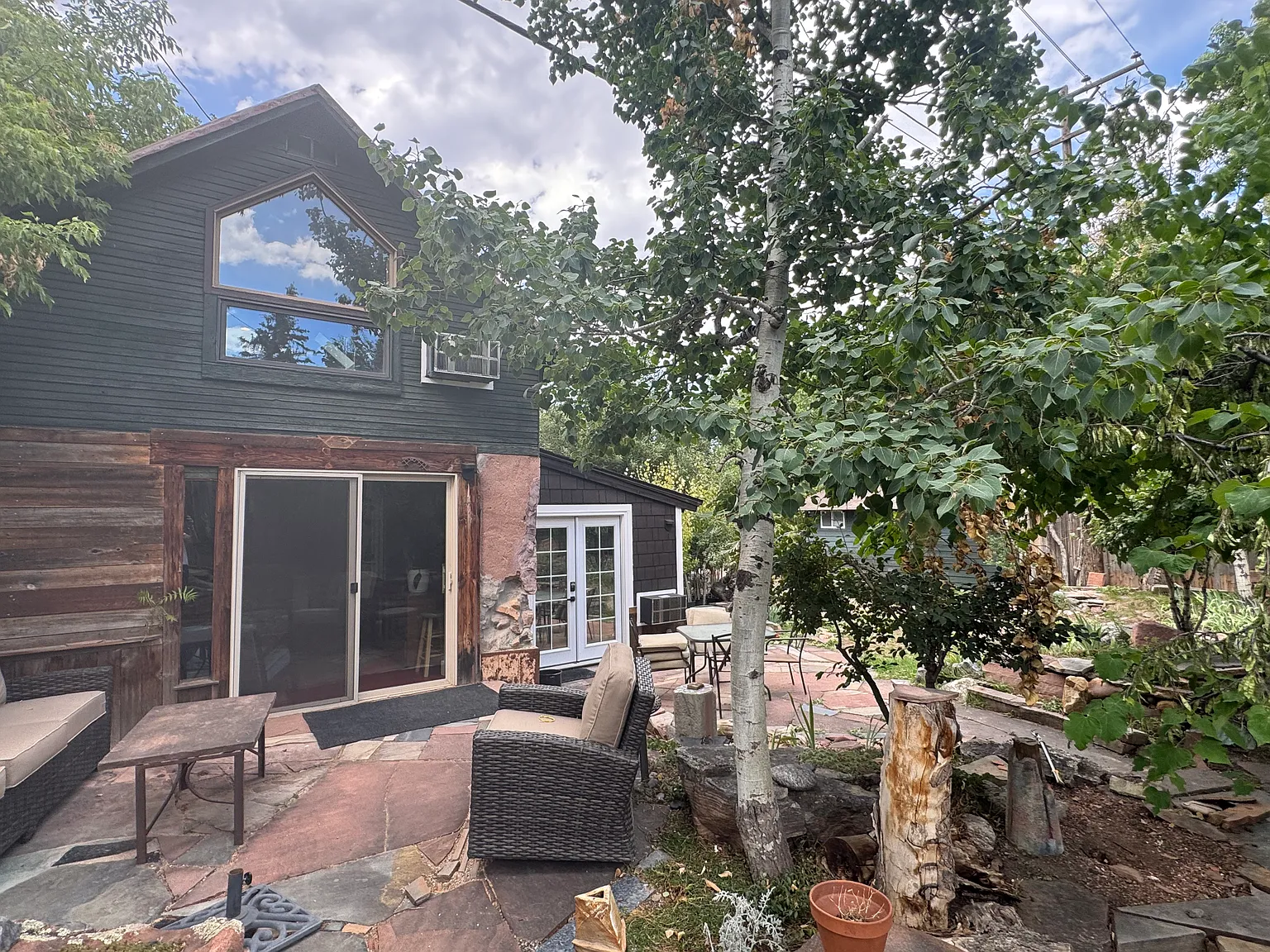 3 bed, 3.5 bath, 2000 sqft, $2,500 — Photo 2