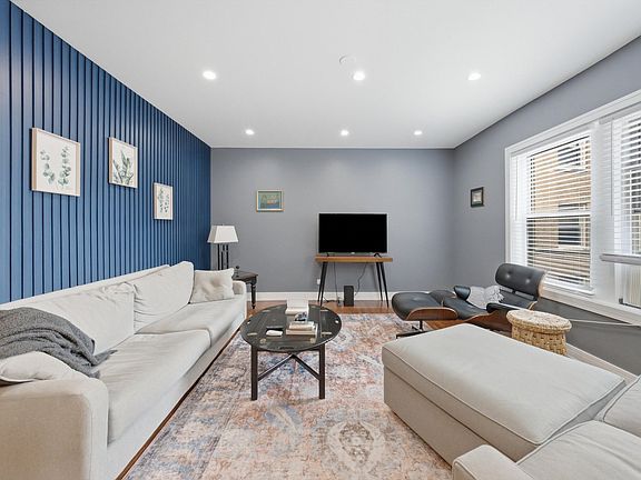 5th image of 2212 E 70th St APT 1B