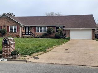 704 Reasor Dr, Virginia Beach, VA 23464
