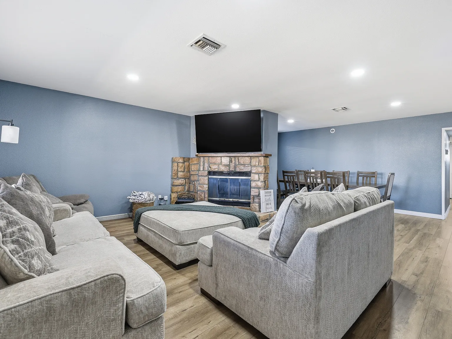 3 bed, 1475 sqft, $1,900 — Photo 3